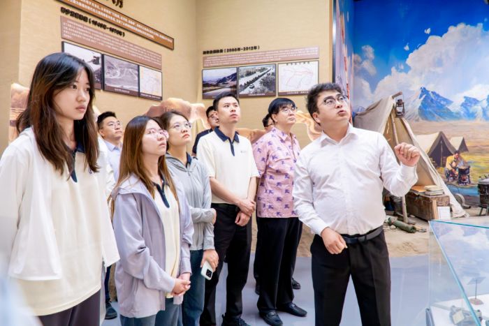 aԭͨǻۣԒ· L(zhng)W(xu)P(yng)·(sh)`(du)M(jn)ຣʡҎ(gu)Ժ