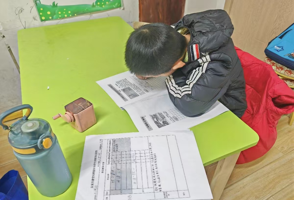 ɽ确dȤƯͯ۲־Ը(w)(du)I(sh)`ӡAMY(ji)