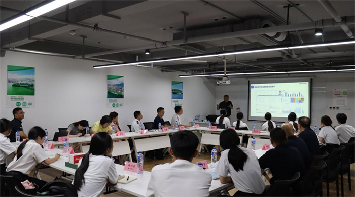 W(xu)˼I(lng)4.0(sh)`(du)̽\(yn)I(y)|(zh)a(chn)l(f)չ}j(lu)