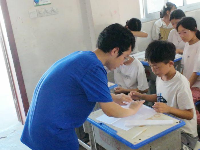 ӺWM֧̈FyzȾMl壬{֮gͯ˼