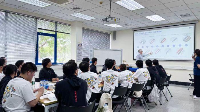 꽳δϿƼWWӸWƤ̫}S^