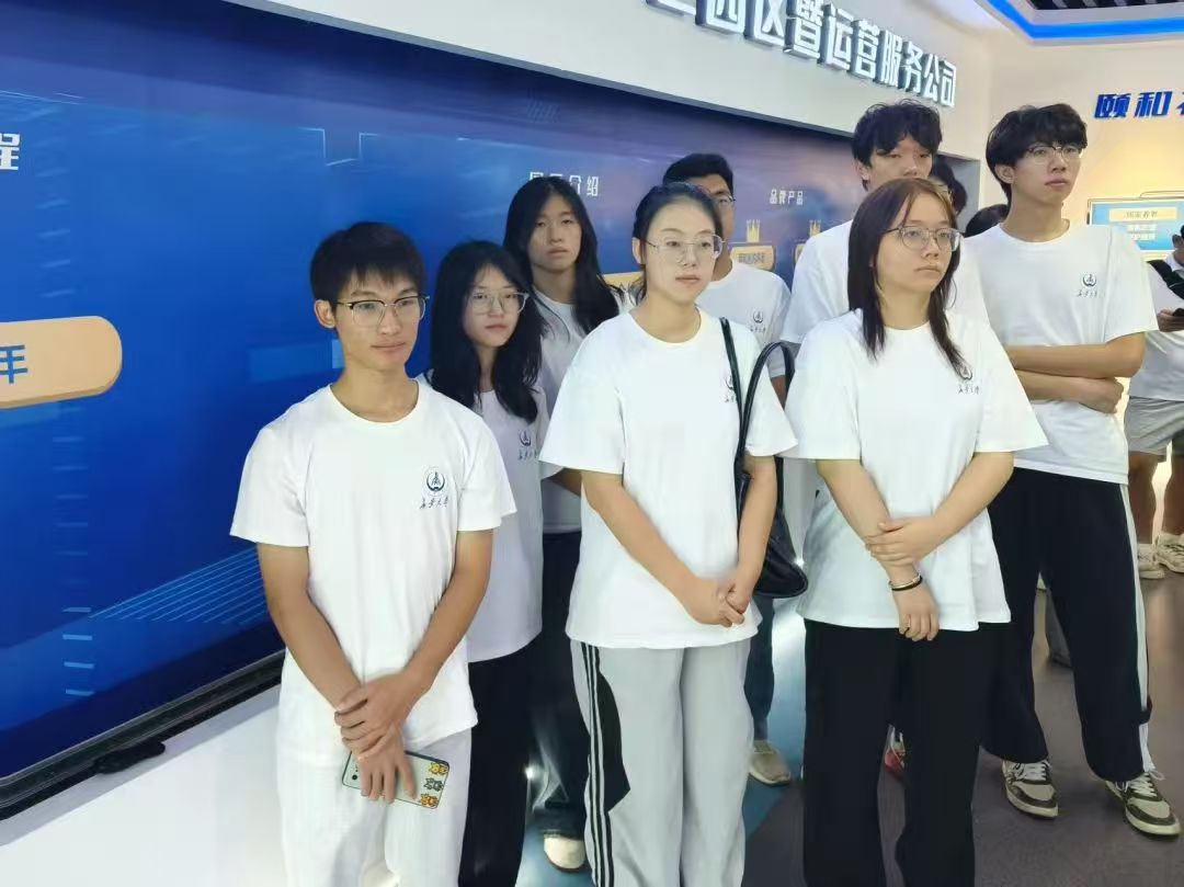 ഺͦ | УW(xu)ůڣഺ־ԸӳϦꖡL(zhng)W(xu)(ni)ɹŶ˹Դ³̡I(y)df(hu)(sh)`(du)o(j)(sh)